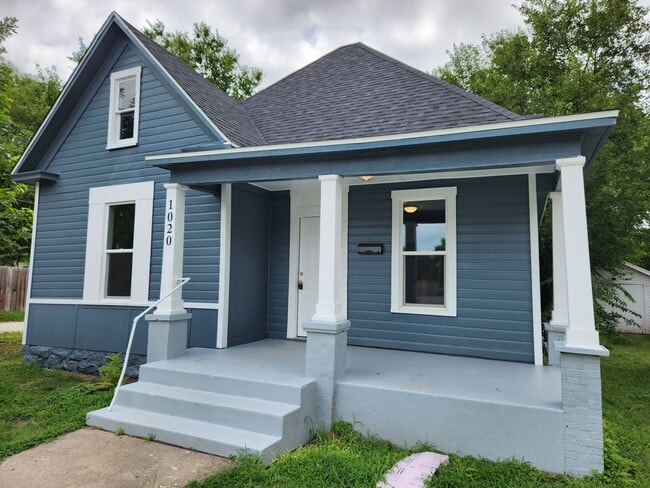 property at 1020 W Hovey St