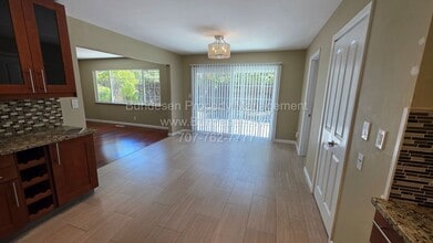 1726 Vallejo St in Santa Rosa, CA - Building Photo - Building Photo