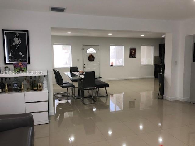 8331 SW 31st St in Miami, FL - Foto de edificio - Building Photo