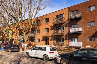 4285 De Bordeaux St in Montréal, QC - Building Photo