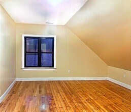 376 N Main St in Naugatuck, CT - Building Photo - Building Photo