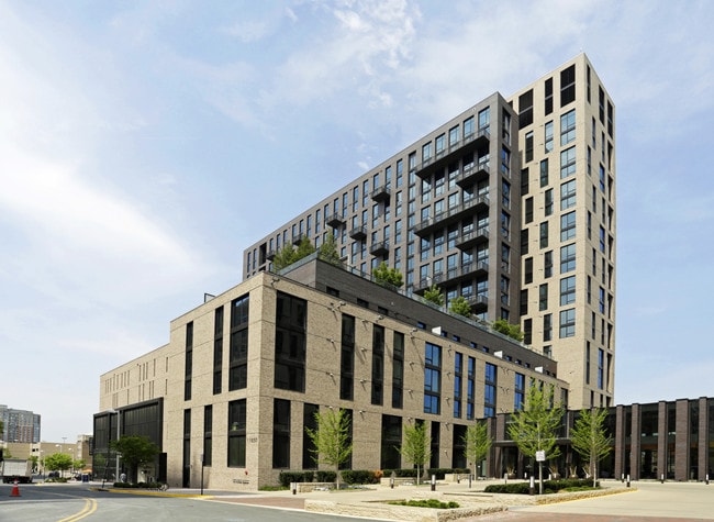 Signature at Reston Town Center