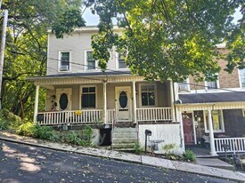 934 Vernon St in Bethlehem, PA - Building Photo
