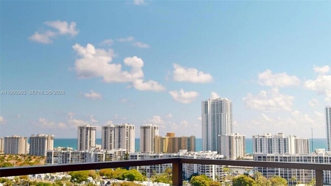 2500 Parkview Dr, Unit 1909 in Hallandale Beach, FL - Building Photo - Building Photo
