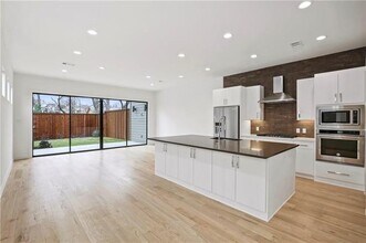 2329 Vagas St in Dallas, TX - Building Photo - Building Photo
