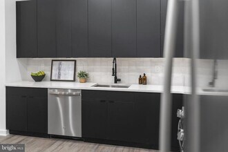 1602 Locust St in Philadelphia, PA - Building Photo - Building Photo