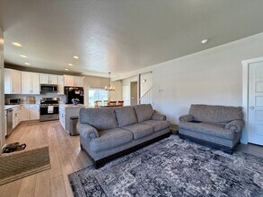 6733 N Mount Jefferson in Eagle Mountain, UT - Building Photo - Building Photo