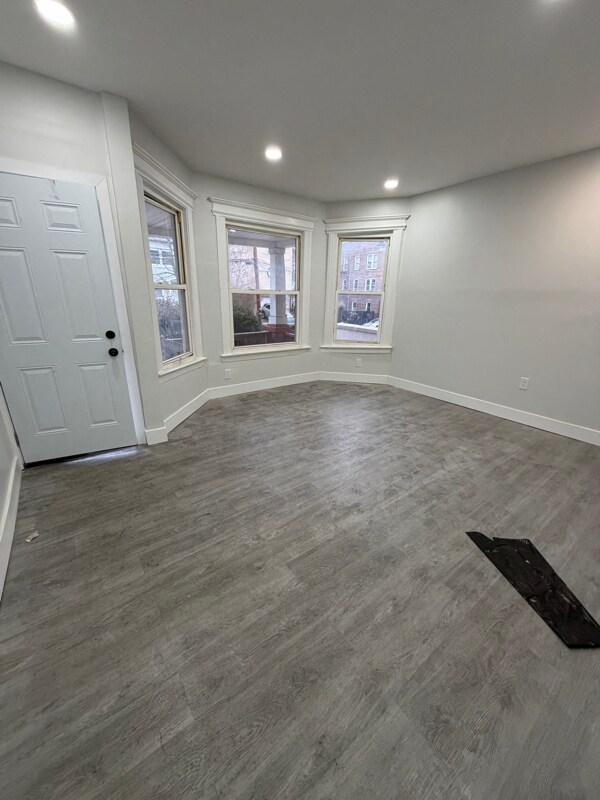 162 Renner Ave, Unit 1 in Newark, NJ - Foto de edificio - Building Photo