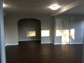 223 N West St, Unit 1 in Dakota, IL - Building Photo - Building Photo