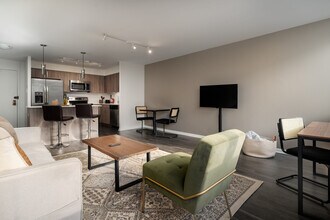 901 S Ashland Ave, Unit SI ID1379050P in Chicago, IL - Building Photo - Building Photo