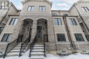 12 Mermot Ln in Markham, ON - Building Photo