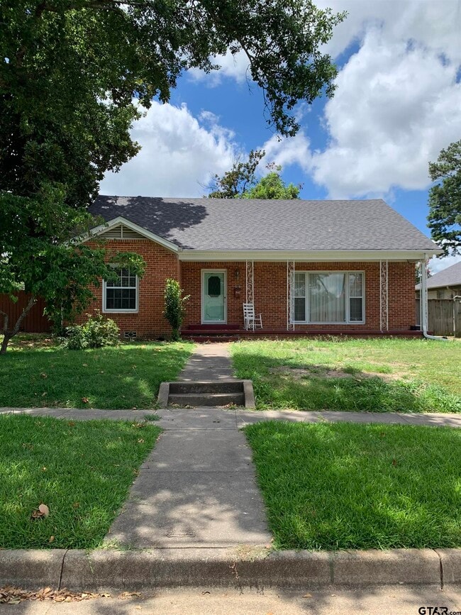 property at 510 W 3rd St