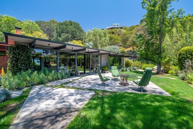 property at 8967 Wonderland Park Ave