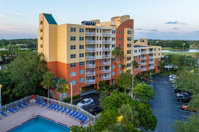 Vacation Village in Weston, FL - Foto de edificio - Building Photo