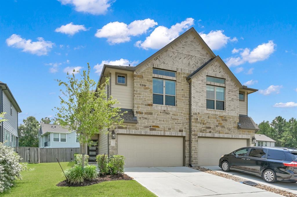 308 N Spotted Fern Dr in Montgomery, TX - Building Photo