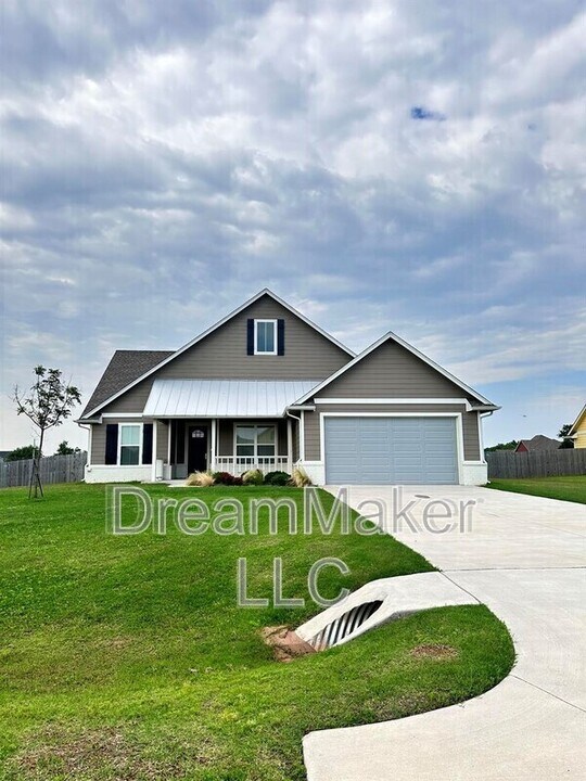 3134 SE 34th St in Norman, OK - Foto de edificio
