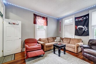 2312 Stratford Ave in Cincinnati, OH - Building Photo - Building Photo