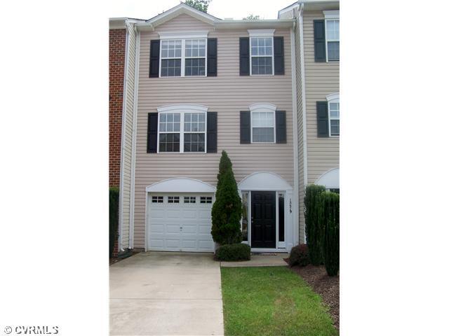 13519 Ridgemoor Dr in Midlothian, VA - Building Photo