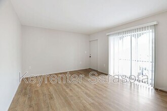 2304 Ringling Blvd in Sarasota, FL - Building Photo - Building Photo