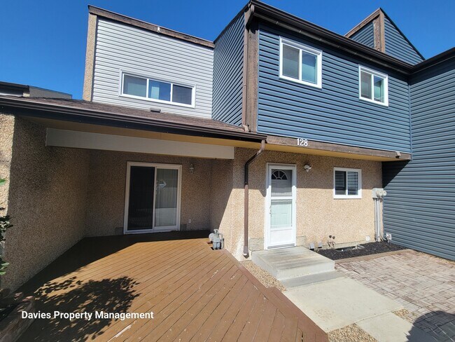 128 Kaskitayo Ct NW in Edmonton, AB - Building Photo - Building Photo