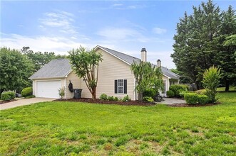 4800 Corinthian Way in Greensboro, NC - Building Photo - Building Photo