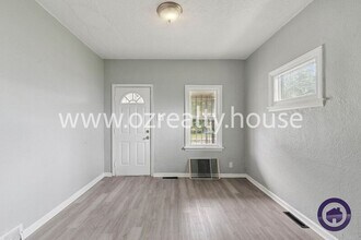 207 Pulaski St in Toledo, OH - Foto de edificio - Building Photo
