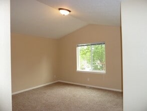 1739 Highlight Ct S in Salem, OR - Building Photo - Building Photo