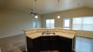 1105 Wethersfield Ln in Temple, TX - Foto de edificio - Building Photo