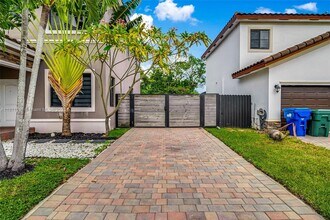 23061 SW 114th Path in Miami, FL - Building Photo - Building Photo