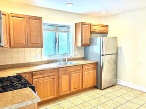 366 Western Ave in Lynn, MA - Building Photo - Building Photo