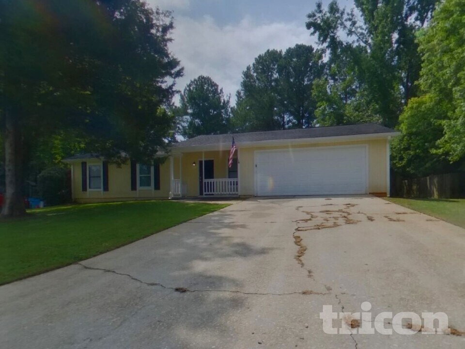 459 Sweet Water Trail SE in Conyers, GA - Building Photo