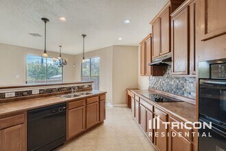 1327 Sundance Fall in San Antonio, TX - Building Photo - Building Photo