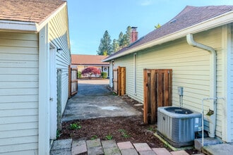 14225 SW Rocklynn Pl in Beaverton, OR - Building Photo - Building Photo