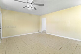 1831 SW 97th Terrace in Miramar, FL - Foto de edificio - Building Photo
