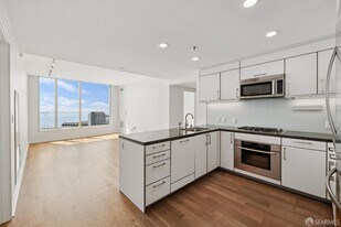 301 Main St in San Francisco, CA - Building Photo