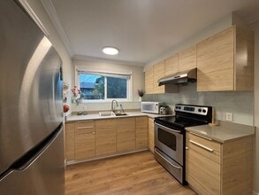 10251 Cornerbrook Cres in Richmond, BC - Building Photo - Building Photo