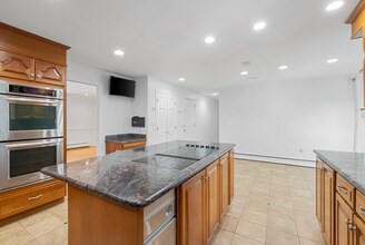 31 Coolidge Rd in Winchester, MA - Building Photo - Building Photo
