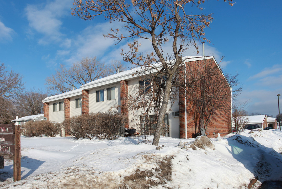 Golden Valley Townhomes in Golden Valley, MN - Foto de edificio