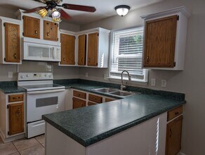 5823 Rimerton Dr in Charlotte, NC - Foto de edificio - Building Photo