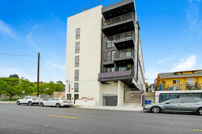 The Coronado in Silver Lake, CA - Building Photo - Primary Photo