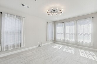 640 Hutchinson Ln in Lewisville, TX - Building Photo - Building Photo