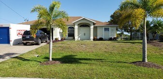 2619 NW 1st St in Cape Coral, FL - Building Photo