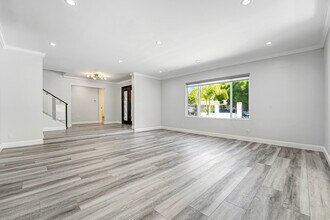 17344 Napa St in Northridge, CA - Building Photo - Building Photo
