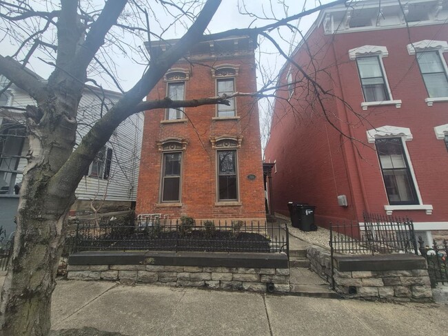 710 Philadelphia St in Covington, KY - Foto de edificio - Building Photo
