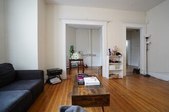 72 Gardner St, Unit C2 in Boston, MA - Foto de edificio - Building Photo