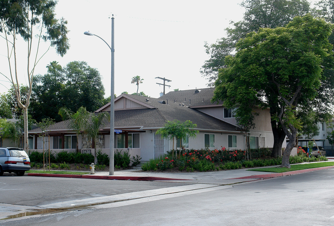 1630 S Hampstead St in Anaheim, CA - Building Photo