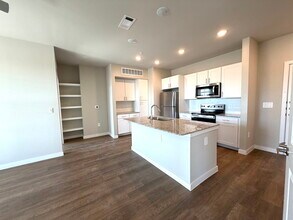 1700 Daleside Ln in Austin, TX - Building Photo - Building Photo