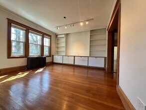 12 Lawrence Rd in Brookline, MA - Building Photo - Building Photo