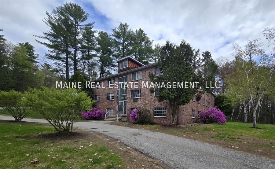 20 Tall Pines Dr in Lewiston, ME - Building Photo