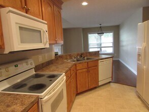 595 Brushwood Dr in Sumter, SC - Building Photo - Building Photo